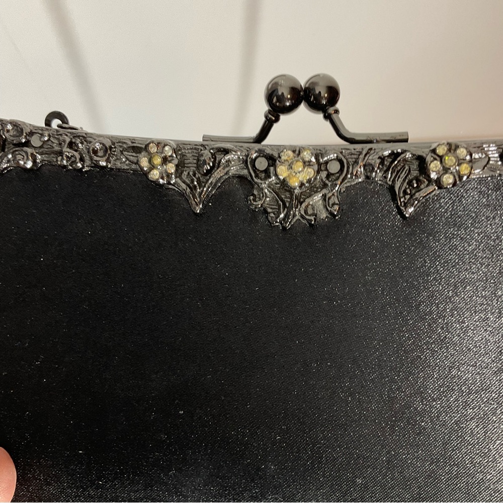 Jessica McClintock 90’s Vintage Black Satin Chain Clutch Chain Bag w/Ornate Gems - Picture 4 of 16
